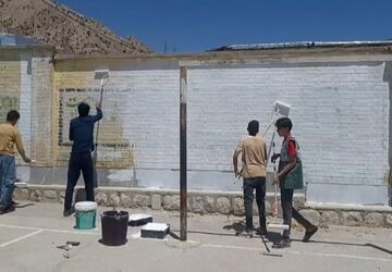 گروه جهادی طرح شهید عجمیان برای شاداب‌سازی مدارس در شهرستان لردگان مستقر شدند