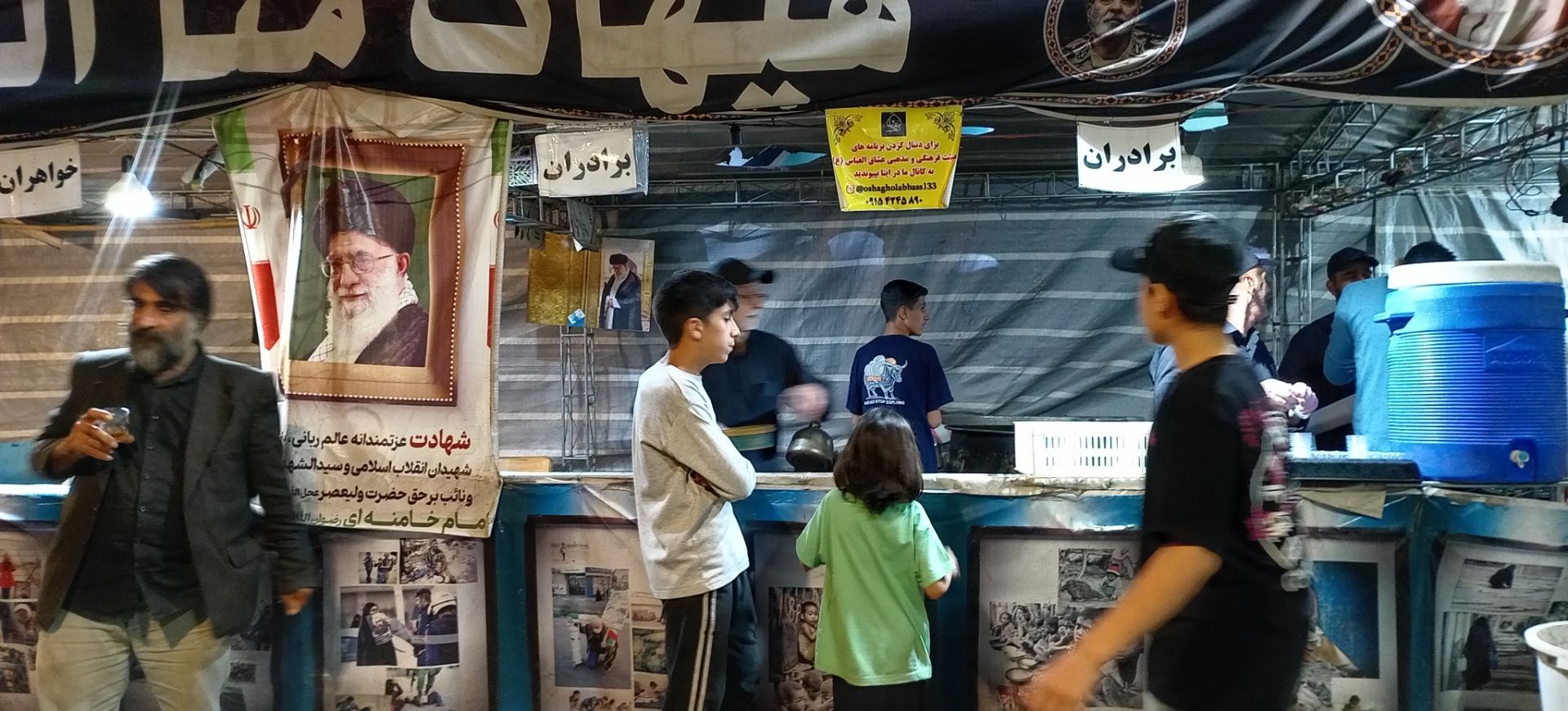 چایخانه ها محل آرامش در دل تجمعات