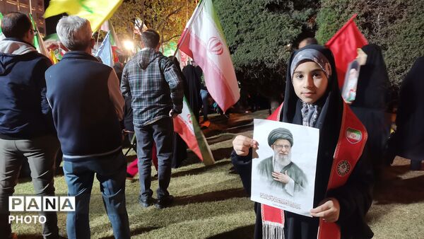 دختران ایرانی، ستون های اتحاد و هویت ملی