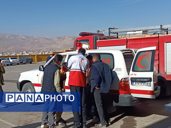 هنرستان کار و دانش رهبری میزبان مانور نمادین زلزله شد