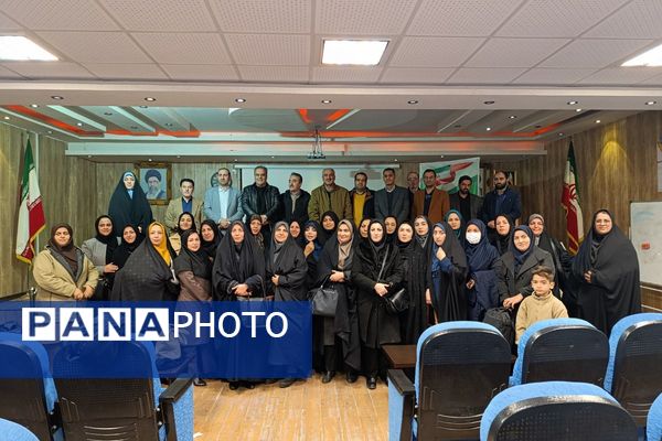 سمینار آموزشی «نماد و مدیریت فوریت‌های روانی ـ اجتماعی» ویژه مدیران و مشاوران مدارس