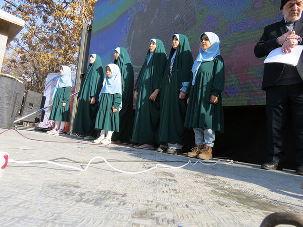 نواختن زنگ انقلاب و گرامیداشت سالروز ورود رهبر شهرستان بجنورد 