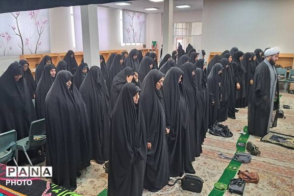 حضور دانش‌آموزان مدارس ناحیه دو شهرری در مجلس عزاداری حضرت زهرا (س)