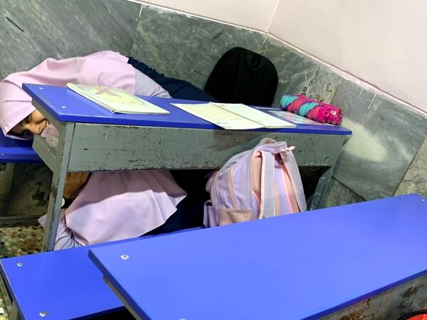 برگزاری مانور زلزله در دبستان فرهنگ منطقه ۱۳