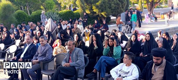 گردهمایی اهالی فرهنگ و هنر در فرهنگسرای سیمرغ نیشابور 