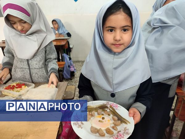  جشنواره غذای سالم در دبستان شاهد حاج تقی آقا بزرگ ناحیه یک مشهد 