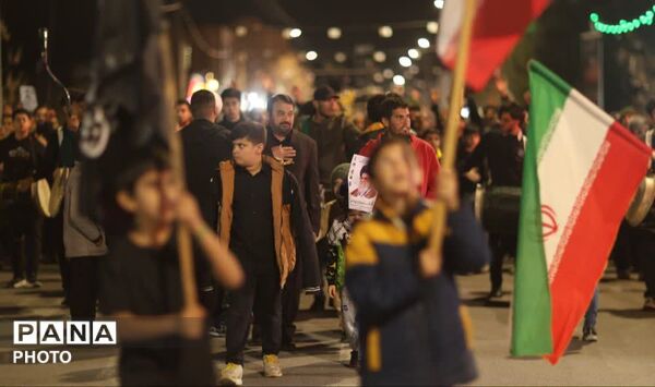 میدان مرکزی شهرستان بردسکن سیاه پوش شد