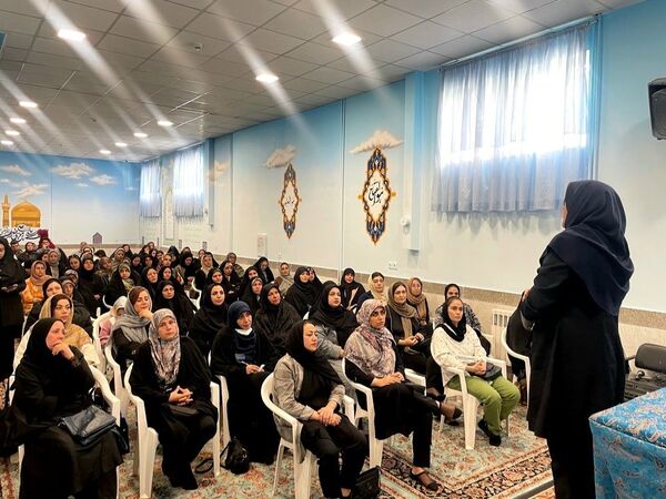 تشکیل انجمن اولیا و مربیان در دبیرستان حسن زاده اصفهانی 