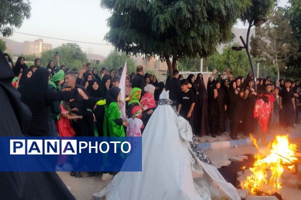 مراسم نمادین آتیش زدن خیمه ها در عصر روز عاشورا در شهر بار