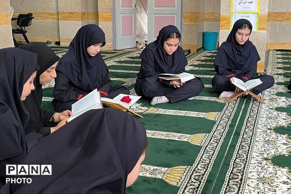 برگزاری محفل انس با قرآن کریم در مدرسه شهید اورکی