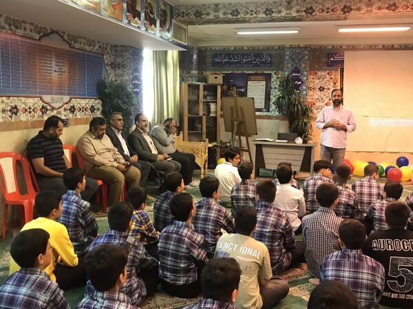 آغاز سال تحصیلی در مدرسه شهدای مدافع حرم با حضور مسئولان، جشن و کلاس توجیهی