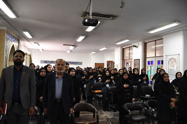 استقبال با شکوه از دانش‌آموز قهرمان و مربیان آموزش و پرورش عشایر فارس