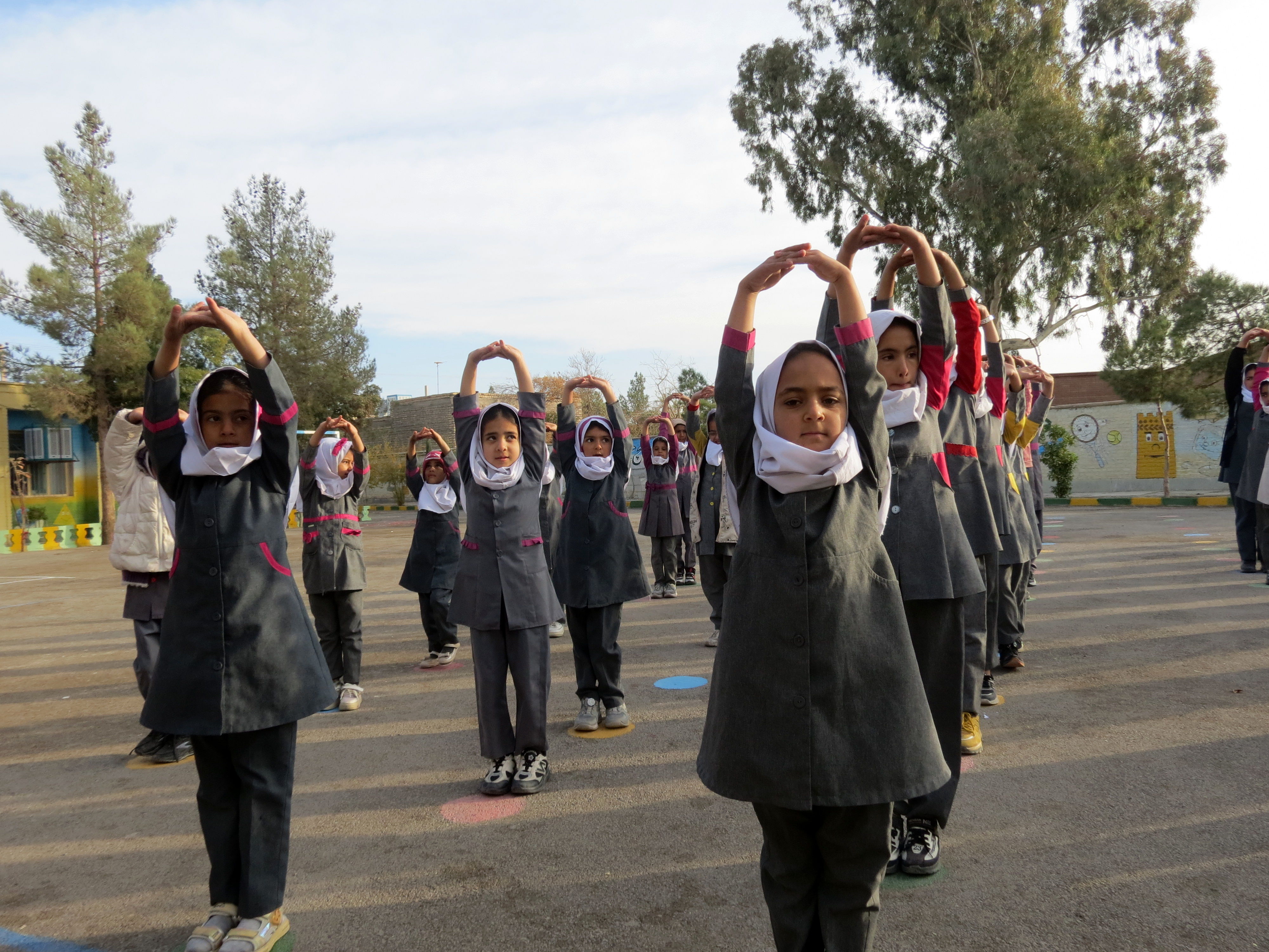 نشاط و شادابی دانش‌آموزان در مدرسه شهید هاشمی‌نژاد خاتم