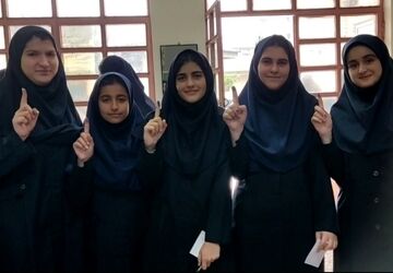 شرکت در انتخابات شورای دانش‌آموزی با هدف کمک به حل مشکلات مدرسه