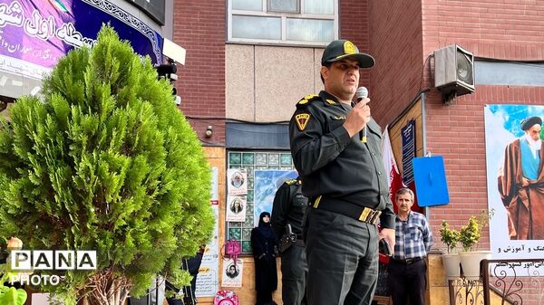 برپایی مراسم هفته نیروی انتظامی در دبیرستان شهید تیمسار فلاحی ناحیه 1 کرج 