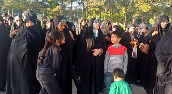 همایش پیاده‌روی خانوادگی به پاسداشت ایام الله دهه مبارک کرامت