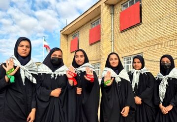 راهپیمایی باشکوه ۱۳ آبان در صالح‌آباد