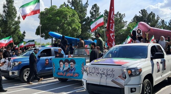 حضور گسترده مردم کرمانشاه در رزمایش جانفدا برای ایران امام رضایی