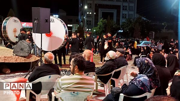 هم‌نوا با کاروان عشق؛ برگزاری مراسم اربعین در پارک لاله