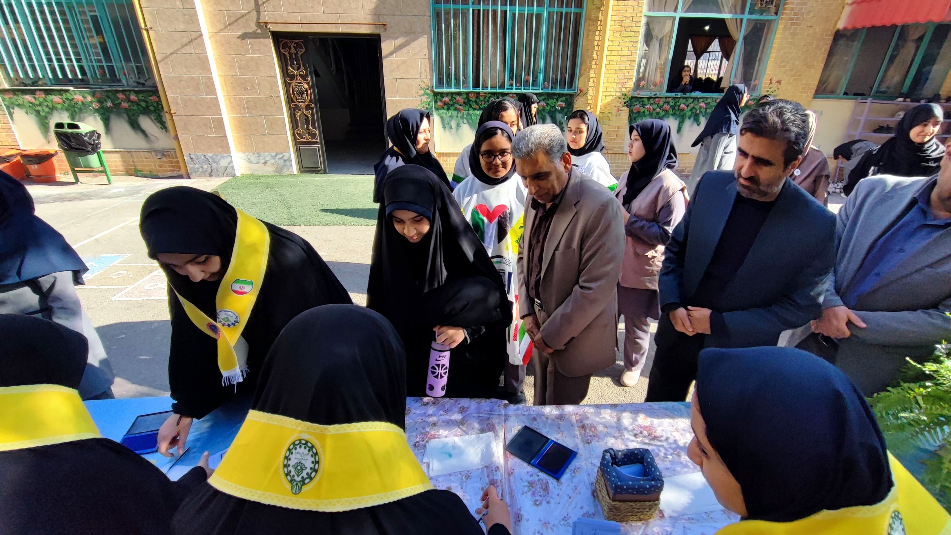 انتخابات شورای دانش‌آموزی در دبیرستان استقلال ناحیه ۶ مشهد