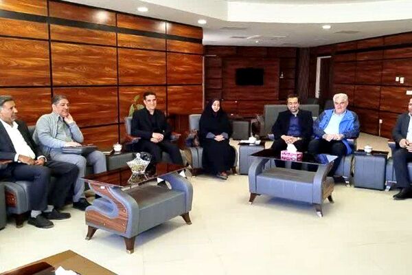  توسعه گلخانه و نیروگاه خورشیدی در اولویت پیگیری است