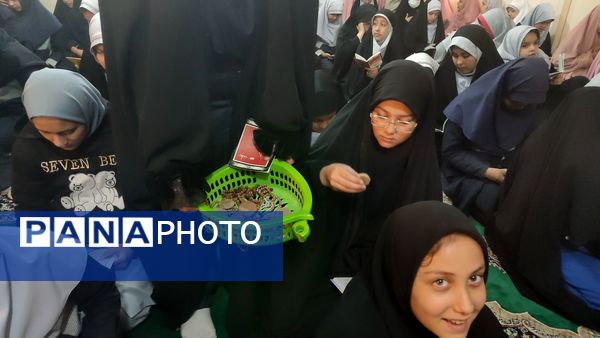 یادواره شهدا در دبستان شاهد حاج تقی آقا بزرگ ناحیه یک مشهد 