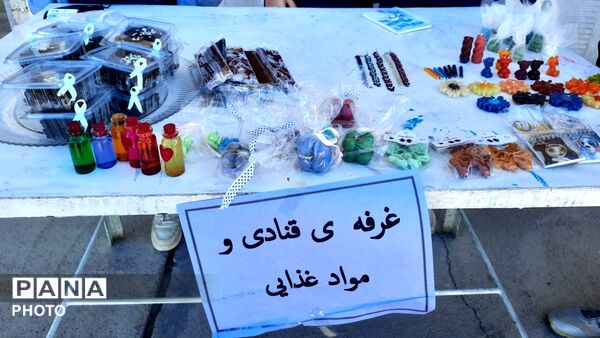 دستاوردهای دانش‌آموزان در غرفه کاروفناوری مدرسه سمیه