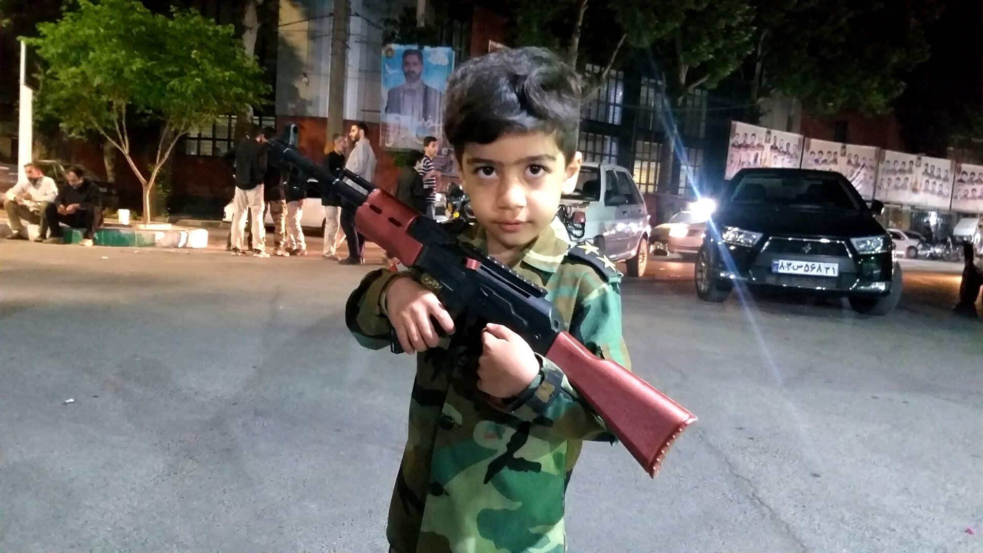 طنین خروش مردم در حمایت از جبهه مقاومت؛ خرم‌ آباد بار دیگر حماسه‌ساز شد