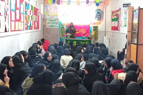 جشن نیمه شعبان در دبیرستان حاج محمود رضوی ناحیه ۴ شیراز
