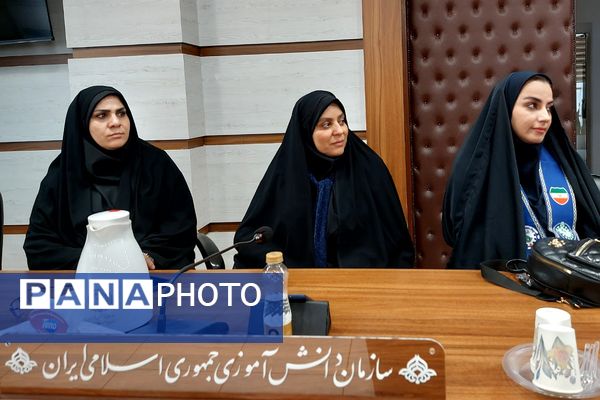 نشست فصلی و توان افزایی مأمورین و مسئولین سازمان دانش‌آموزی شهرستان‌های استان تهران 