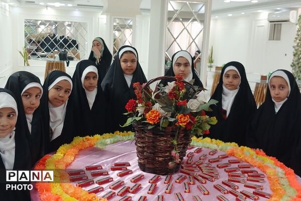 تجلیل خادمان امام رضا (ع) از پرستاران در اسلامشهر
