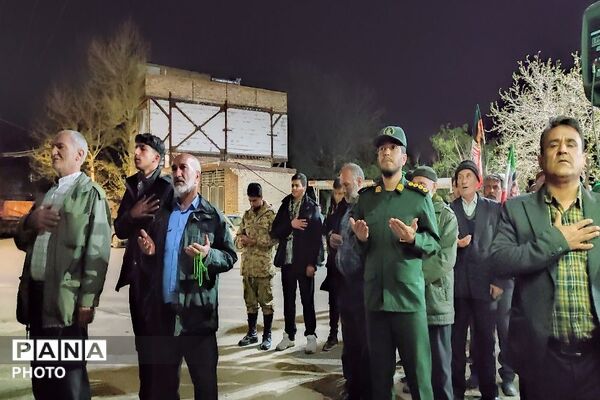 سنگر ما خیابان است 
