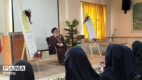 جلسه گفتمان دینی در دبیرستان نمونه وکیلی ۱۰