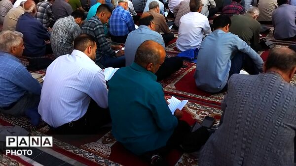 قرائت دعای عرفه در مسجد جامع  نیشابور-۱