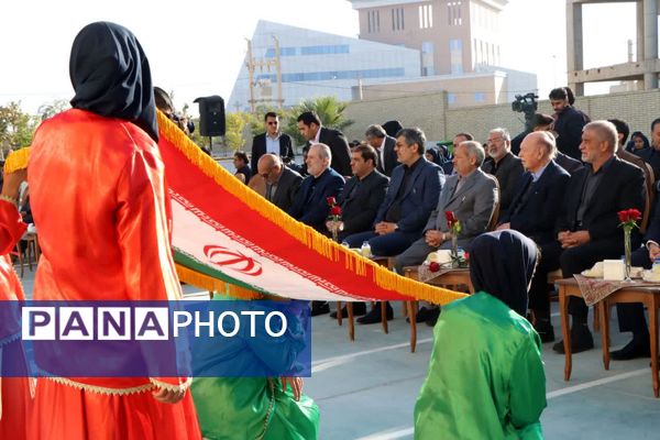 افتتاح طرح‌های آموزشی و عمرانی در یزد با حضور وزیر آموزش و پرورش 