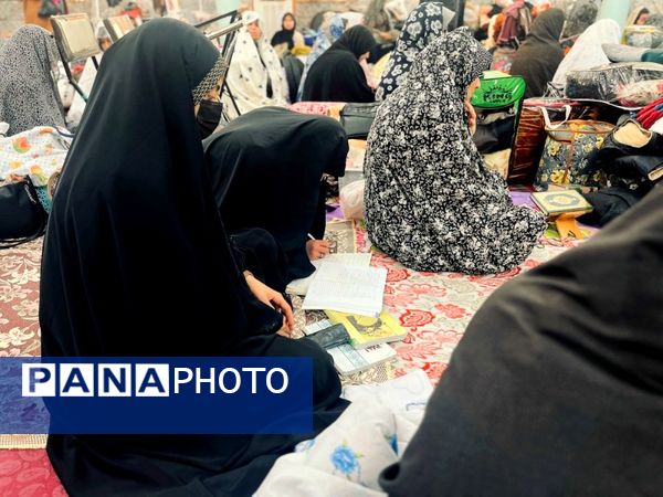 مراسم اعتکاف مادر دختری در مسجد صاحب الزمان آشخانه