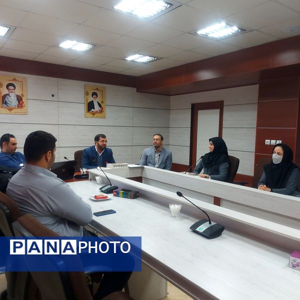  مراسم تقدیر از ناظران و عوامل اجرایی دهمین دوره جشنواره نوجوان خوارزمی شهرستان ملارد 