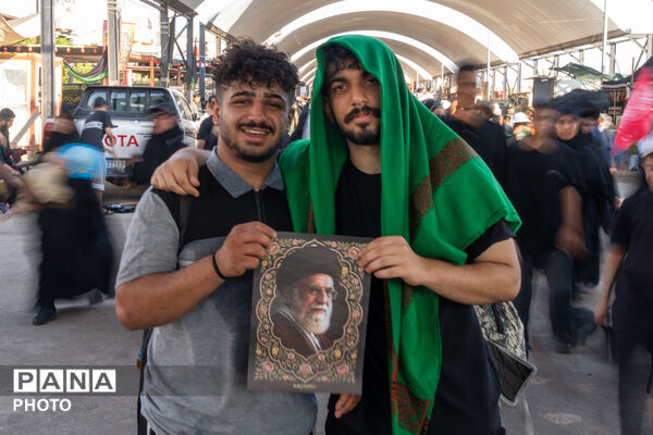 عرض ارادت زائران طریق الحسین(ع) به قائد شهید انقلاب