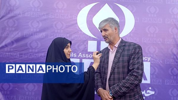 قاب‌هایی از خروش نسل بیدار