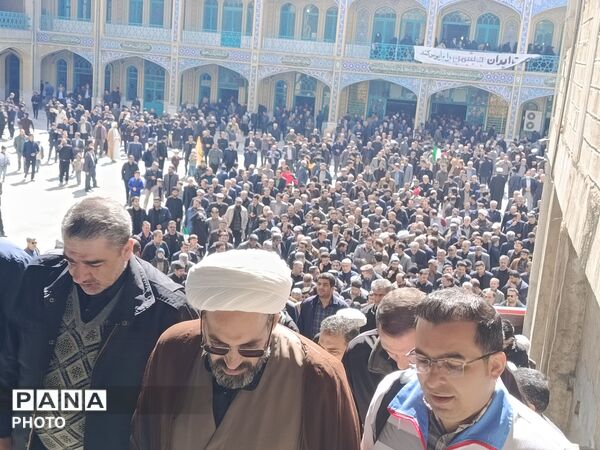 برگزاری بیعت مردم شهرکرد با فرمانده کل قوا