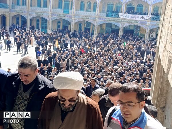 برگزاری بیعت مردم شهرکرد با فرمانده کل قوا