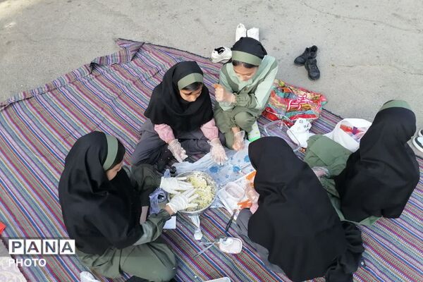  ایستگاه‌ نشاط و شادی در دبستان رضوان