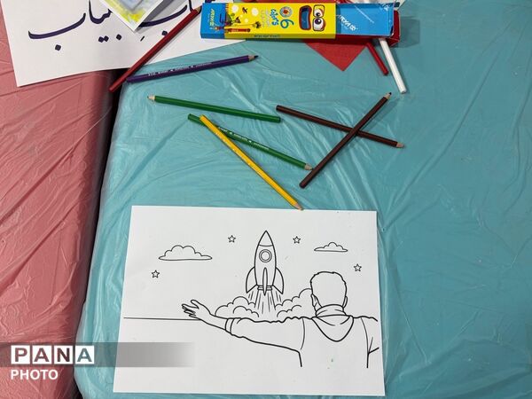 حضور دانش‌آموزان البرزی در گرامیداشت چهلم شهدای میناب در کرج 