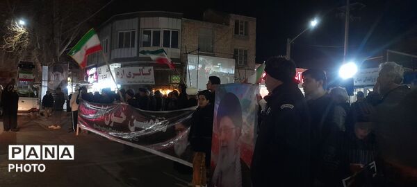 حضور با شکوه مردم آشخانه در هشتمین شب عزاداری رهبر معظم انقلاب