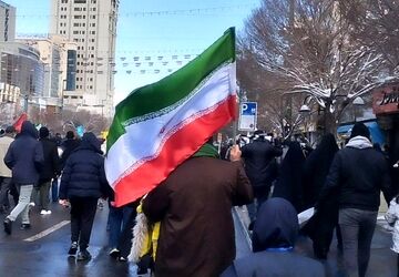 خروش مردم مشهدی در یوم الله ۲۲ بهمن