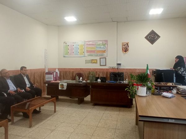 بازدید مدیر اداره ناحیه یک از دبیرستان گلشن آزادی