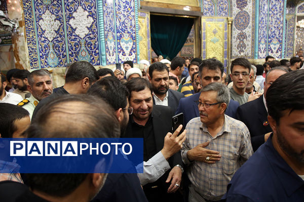 حضور معاون اول رئیس جمهور در جمع زائران حرم کریمه اهل بیت(س)