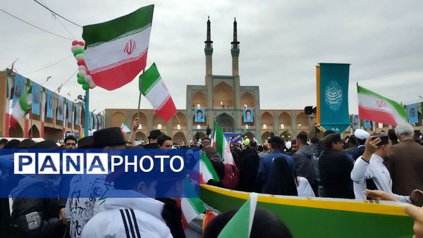 سازمان دانش‌آموزی و پانا استان یزد همه پای کار در ۲۲ بهمن