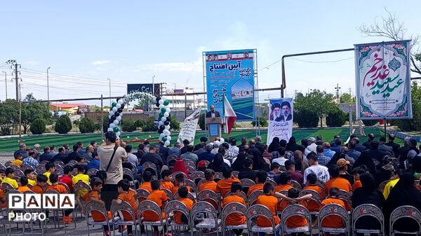 افتتاح زمین چمن مصنوعی شهدای جنگ رمضان در دبیرستان مقداد شهر لاهیجان 
