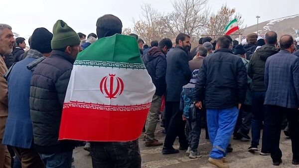 حاشیه نگاری حضور مردم شهر بن در راهپیمایی ۲۲ بهمن ۱۴۰۴